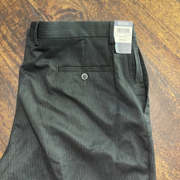 Men’s Kenneth Cole pinstripe charcoal dress pants 40 x 30 - Picture 3 of 4